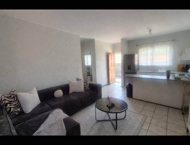 1 BEDROOM PROPERTY TO RENT IN MONTGOMERY PARK